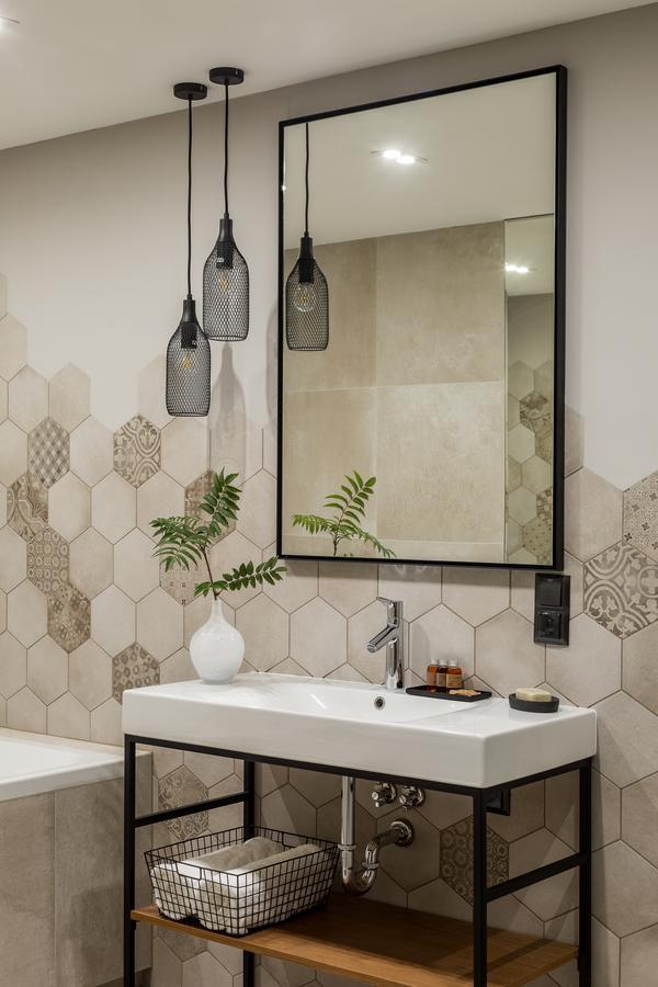 ザコパネ Biala Owca Bed & Breakfast エクステリア 写真 Bathroom tiles