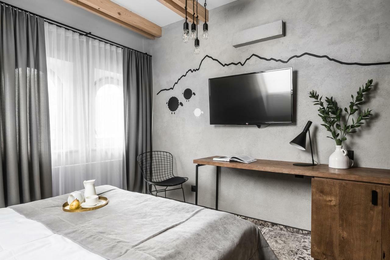 ザコパネ Biala Owca Bed & Breakfast エクステリア 写真 A room at the hotel
